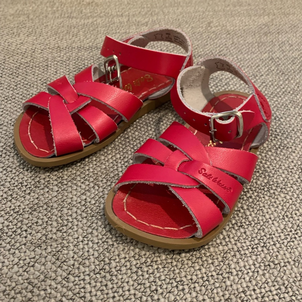 Toddler Salt Water sandals - size 7